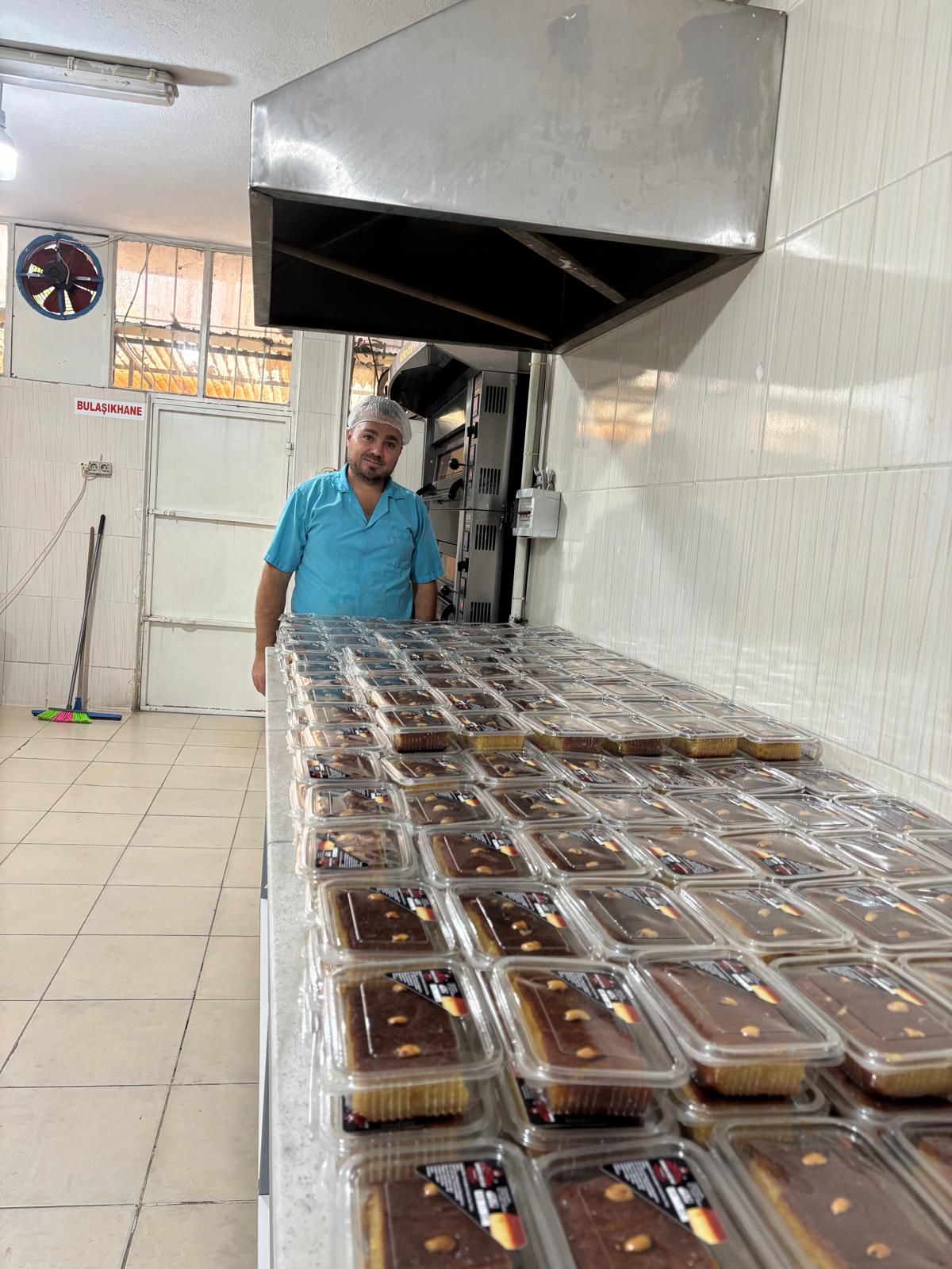 Beyşam üretim tesisinde paketlenen şambaliler