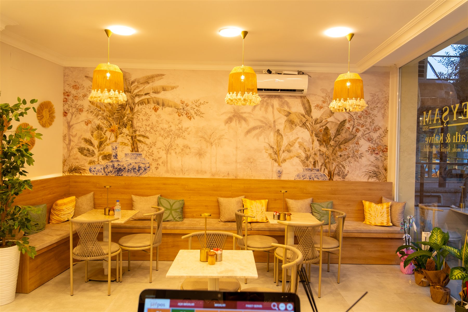 Beyşam Cafe iç mekânı